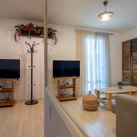 Modern City Apt In The Heart Of Heraklion Екстериор снимка