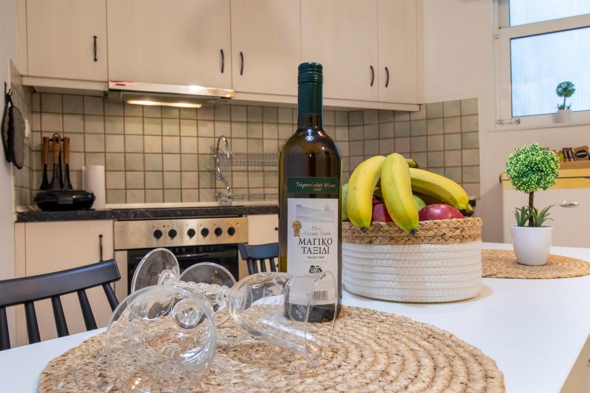 Modern City Apt In The Heart Of Heraklion Екстериор снимка